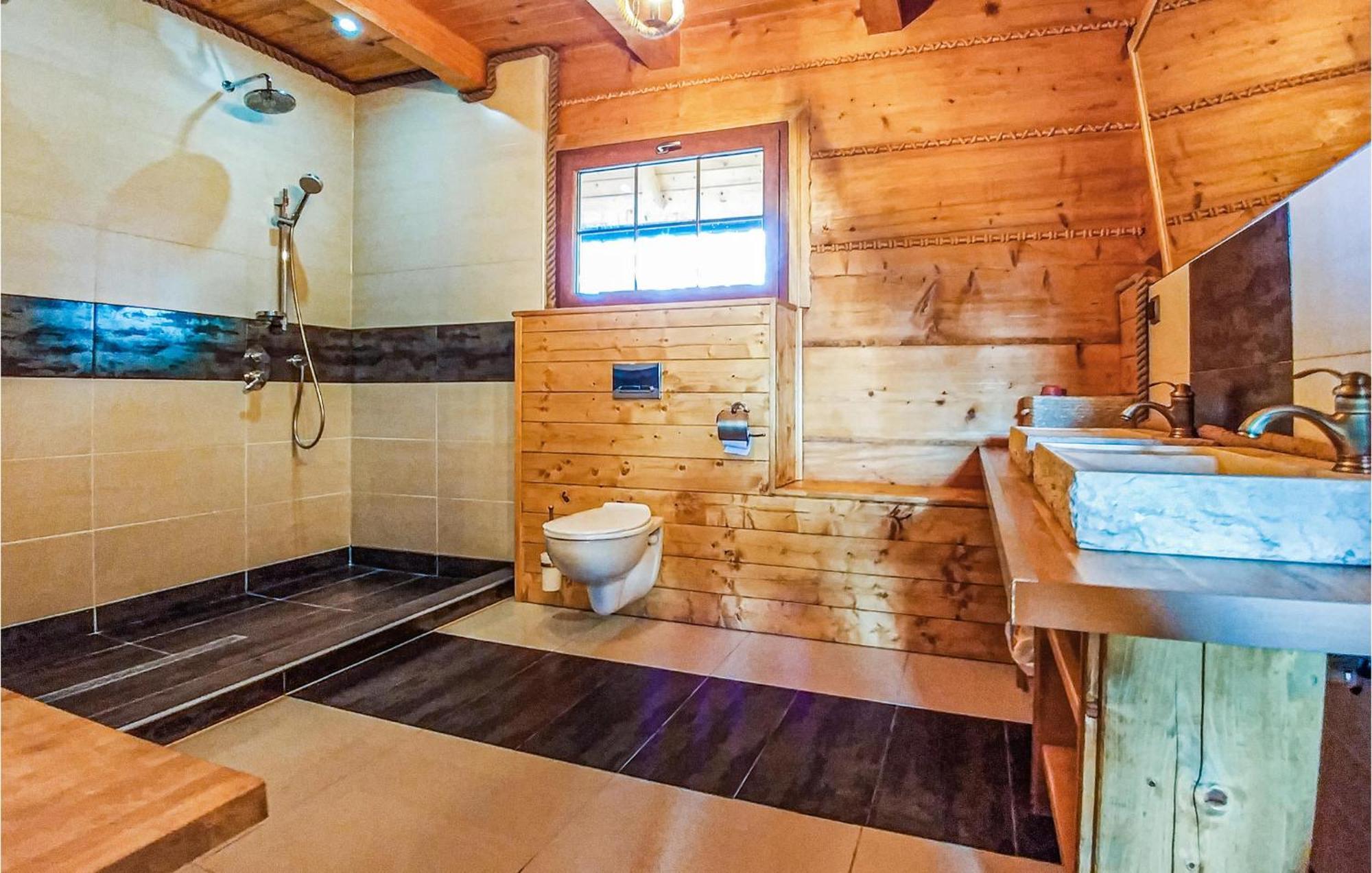 Nice Home In Ustka With Wifi Exterior foto